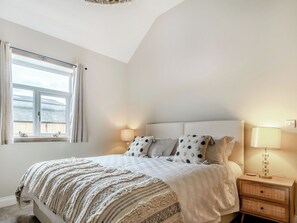 2 室のベッドルーム、WiFi (無料)、ベッドシーツ
