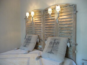 2 slaapkamers, een strijkplank/strijkijzer, reisbedje, gratis wifi