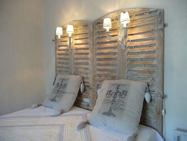 2 chambres, fer et planche à repasser, lit parapluie, Wi-Fi gratuit