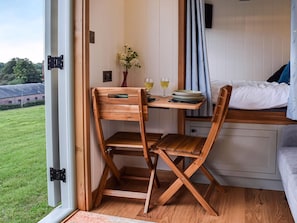 1 soveværelse, sengetøj