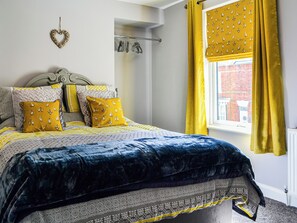 3 bedrooms, free WiFi, bed sheets - Lowey's Harbour Cottage (Bridlington)