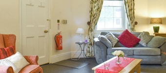 Smithy Lodge at Heaton Park