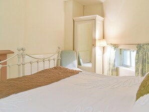 2 bedrooms, bed sheets