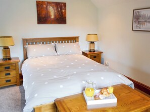 3 bedrooms, free WiFi, bed sheets - 3 bedroom accommodation in Mundford (Mundford)