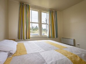 3 bedrooms, desk, free WiFi - Rangataua railway cottage  (Rangataua/Ohakune)