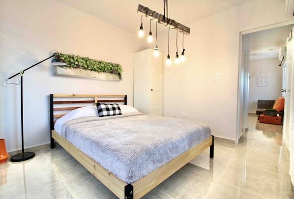 1 chambre, fer et planche à repasser, Wi-Fi gratuit, draps fournis