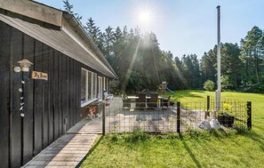 Outdoor dining - 3 bedroom gorgeous home in Brovst (Brovst)