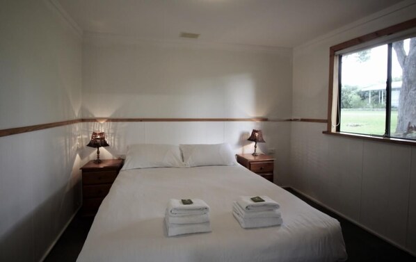 1 soverom, internettilgang og sengetøy