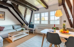 Fernseher, DVD-Player, Stereoanlage