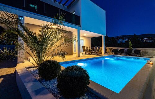 Awesome apartment in Obrovac