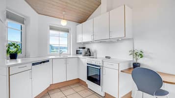 Geladeira, cooktop, lava-louças, cafeteira/chaleira