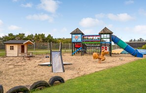 Children's area - Beautiful home in Vestervig with WiFi (Vestervig)