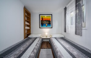 4 bedrooms, travel cot, free WiFi, bed sheets - Gorgeous home in Rovinj (Rovinj)