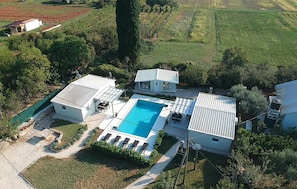 Opvarmet pool