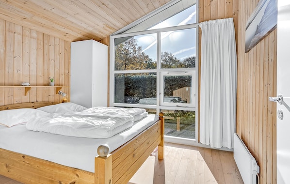 3 bedrooms, travel cot, free WiFi - Cozy home in Hadsund with sauna (Hadsund)