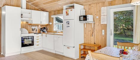 Refrigerador, horno, parrilla de estufa y lavavajillas
