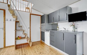 Fridge, stovetop, coffee/tea maker