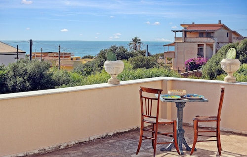 Nice home in Cava D'aliga with WiFi