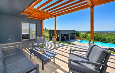 Beautiful home in Klostar Ivanic