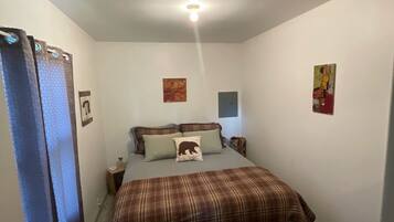 3 chambres, fer et planche à repasser, Wi-Fi gratuit, draps fournis