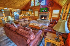 Smart TV, fireplace, stereo