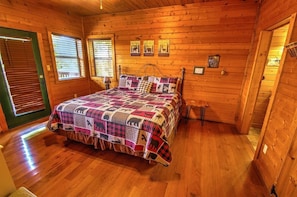 3 bedrooms, free WiFi, bed sheets, wheelchair access