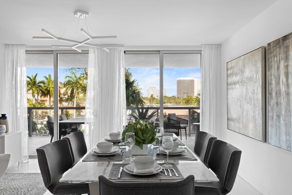 Dining - Gateway 2BR, 2.5BA Apartment | Bay Harbor Islands • Rooftop Pool & Family-Friend (Bay Harbor Islands)