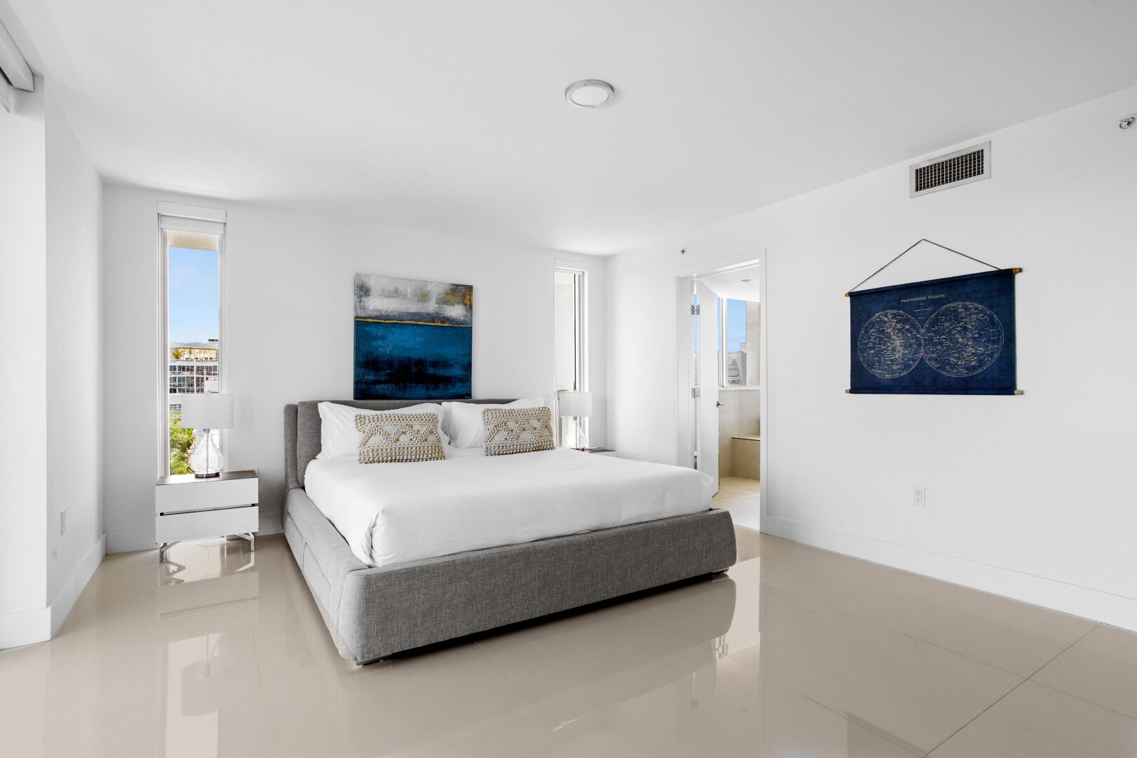 2 chambres, fer et planche à repasser, Wi-Fi gratuit, draps fournis