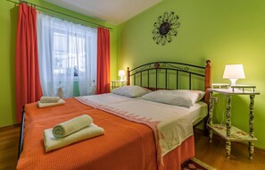 Free WiFi, bed sheets