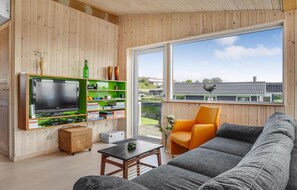 TV, fireplace, DVD player