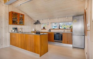 Fridge, microwave, dishwasher, coffee/tea maker
