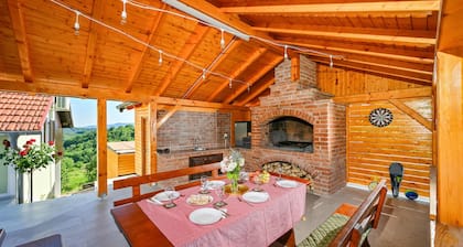 Gemütliches Haus in Vrhi Pregradski mit.