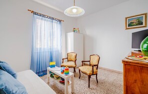 2 bedrooms, free WiFi, bed sheets - Stunning home in Borzonasca with WiFi (Borzonasca)