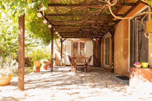 Air-conditioned villa with pool and garden - Entire accommodation