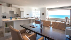 Leilighet – premium | Spiseområde på rommet