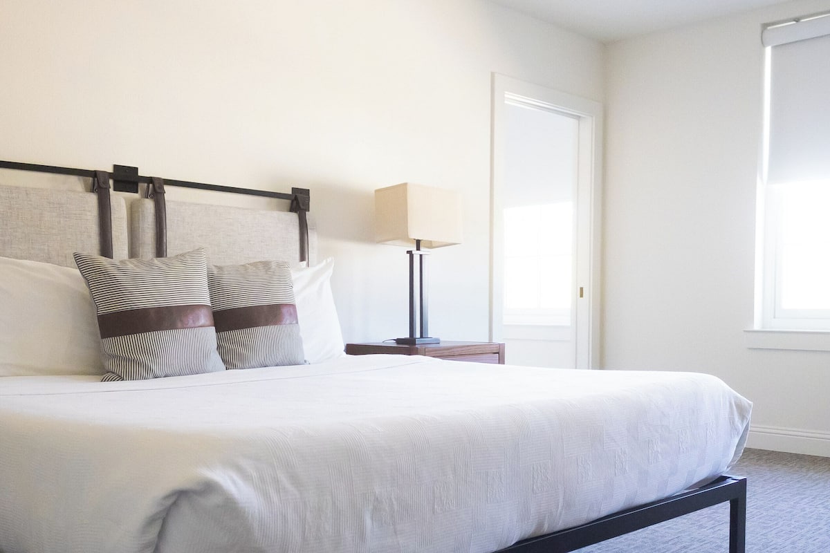Executive Suite, 1 King Bed (Hospitality) | Frette Italian sheets, premium bedding, down duvets, pillow-top beds