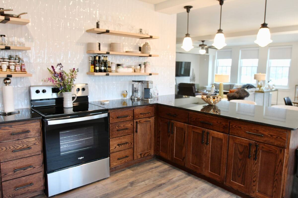 presidential suite, 1 bedroom, accessible, city view | private kitchen | coffee/tea maker