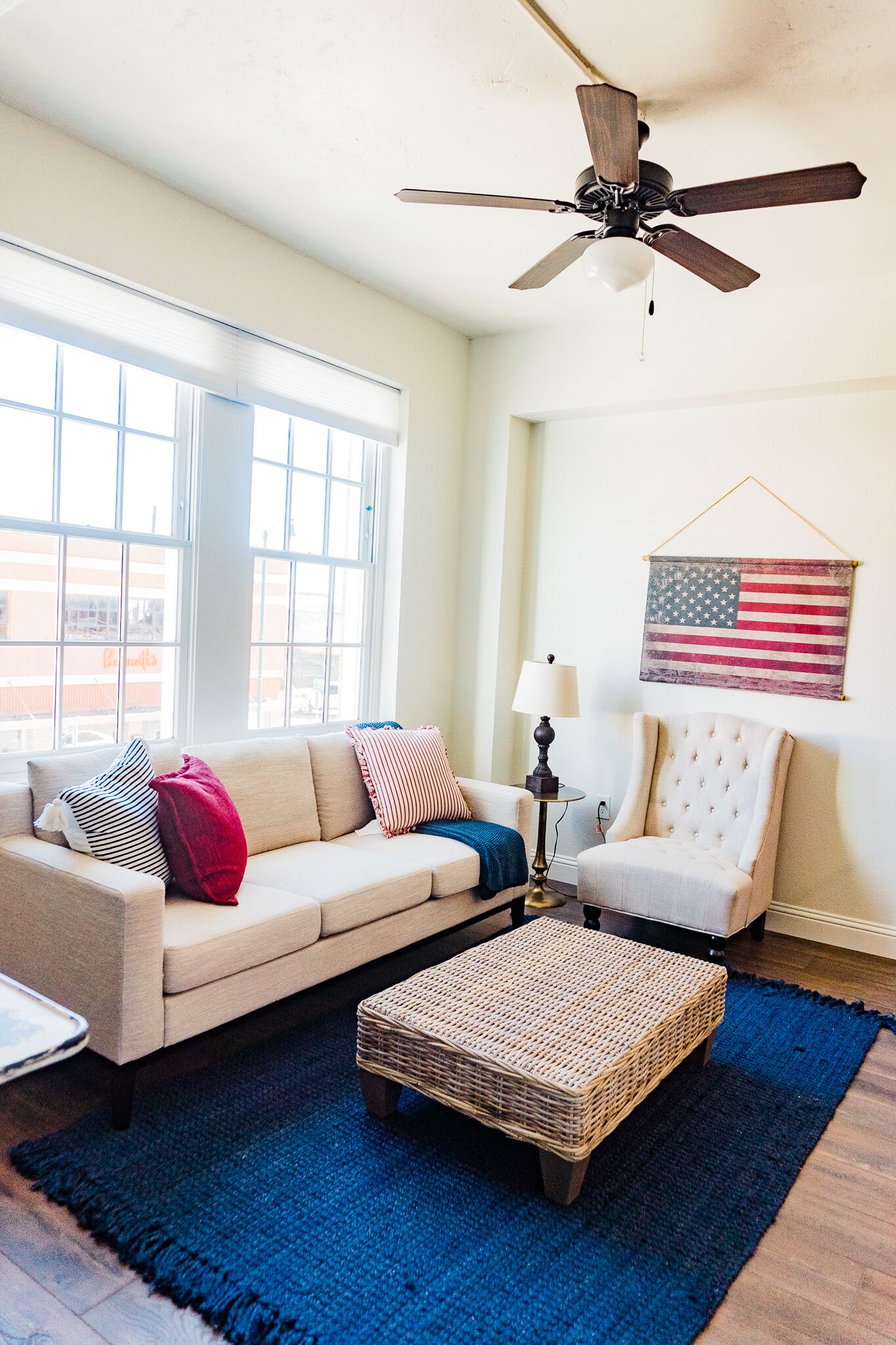 Deluxe Suite, 1 Bedroom, City View | Living area | Smart TV