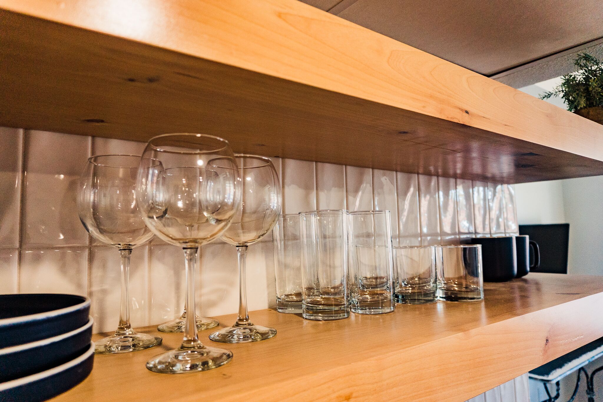 deluxe suite, 1 bedroom, city view | private kitchenette | coffee/tea maker