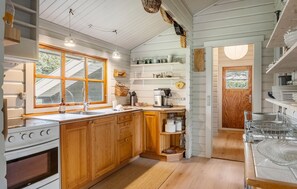 Refrigerador, placa de cocina, cafetera/tetera