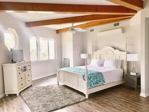4 bedrooms, desk, iron/ironing board, travel crib