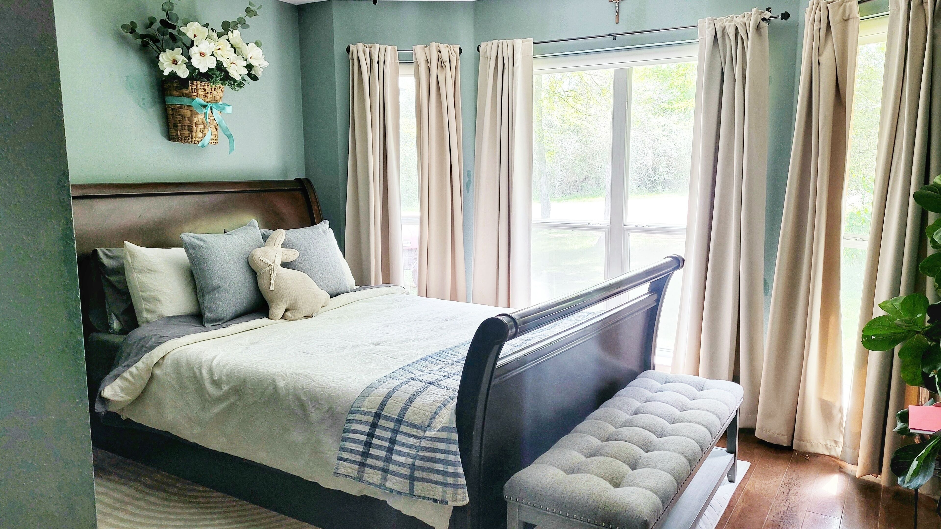 6 bedrooms, in-room safe, desk, iron/ironing board