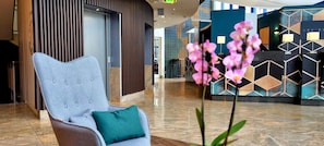 Área de estar no saguão