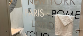 Central location, close to mall, restaurants, bars, markets & safe location.