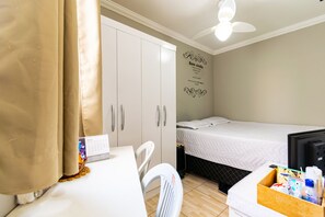 1 bedroom, desk, iron/ironing board, free WiFi