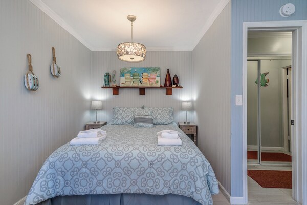 Sea Rocket By Distinctive Beach Rentals - North Redington Beach, FL