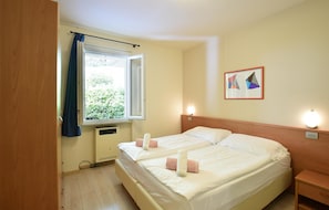 1 Schlafzimmer, Reisekinderbett, kostenloses WLAN, Bettwäsche