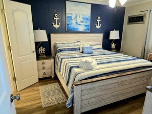 3 bedrooms, iron/ironing board, travel cot, free WiFi - Beautifully Decorated, OCEANVIEW, 3BR/2.5BA Condo w/ Pool, STEPS FROM THE BEACH! (Murrells Inlet)