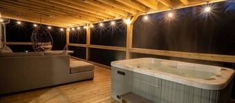 Pisgah Retreat w/ Hot Tub & Private River Access