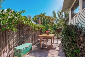 Outdoor dining - Cozy & Chic | Close to City Creek (Pocatello)